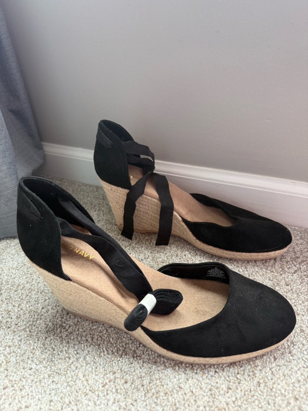NWOT  Black Faux-Suede Lace-Up Espadrille Wedges Never worn size 10 Old Navy - Picture 2 of 4